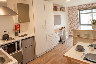 Premium Studio at Roman House, Hanover Square, City Centre, Newcastle, NE13NP - Image 2